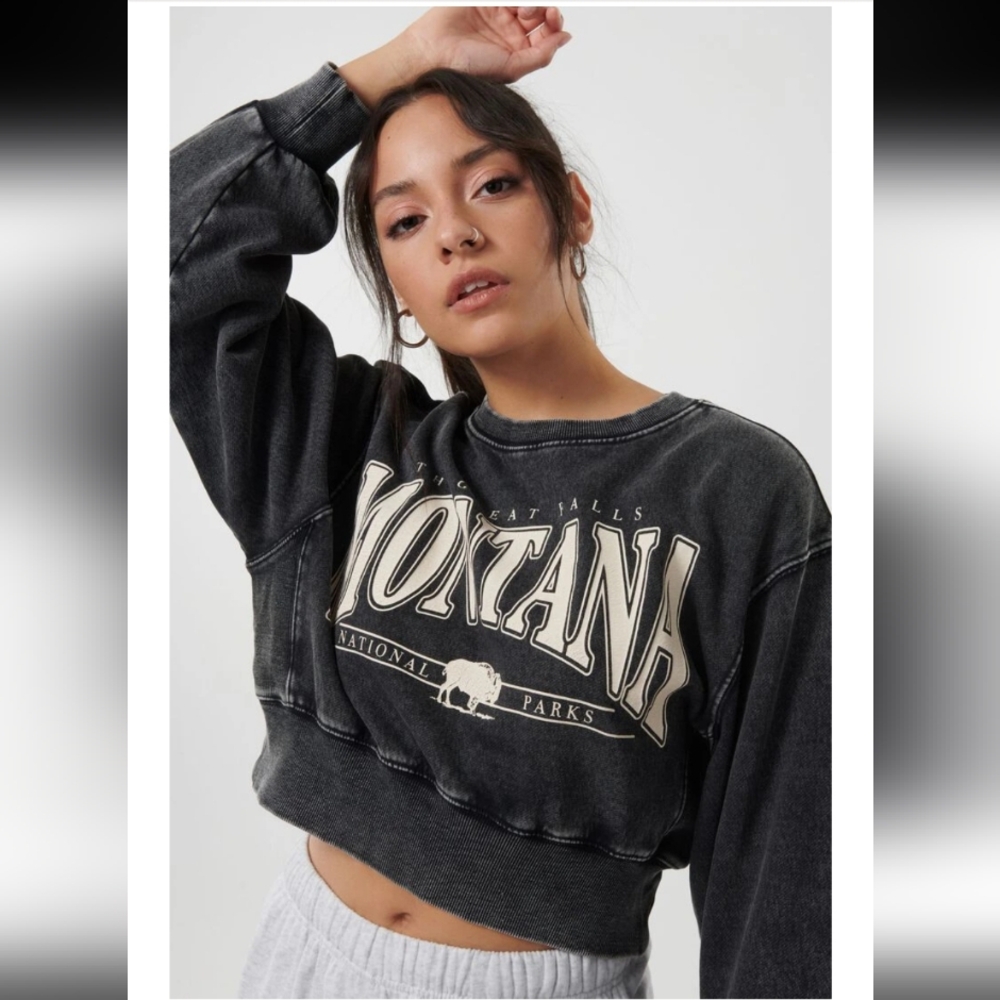 Garage Montana National Parks Cropped Crew Neck Sweatshirt Size Medium